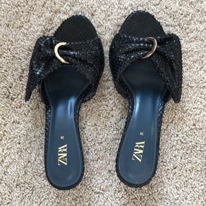 Zara Blue Connection Leather Kitten Heels Sandal